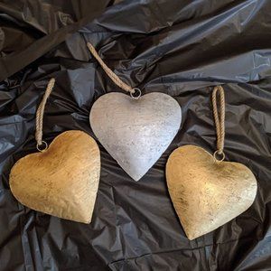 Set of 3 tin hearts